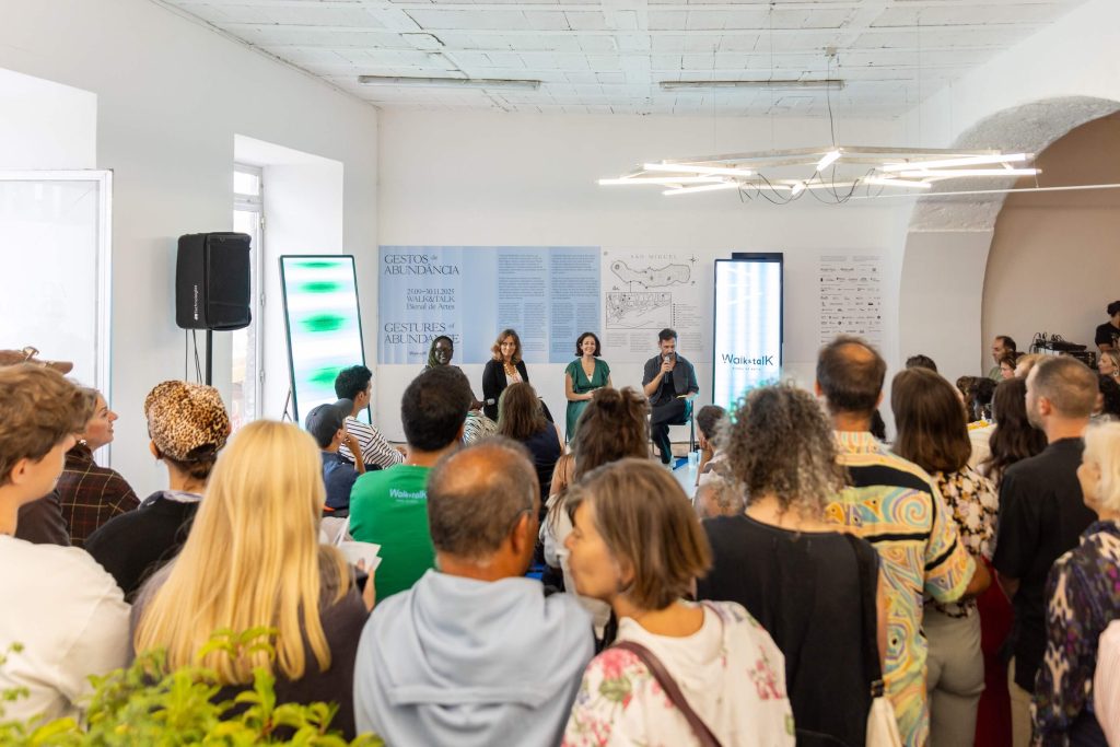inauguracao bienal walktalk mariana lopes